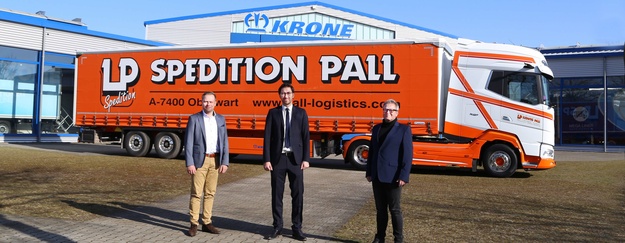 [Translate to EN:] Spedition Ludwig Pall setzt auf Trailer von Krone